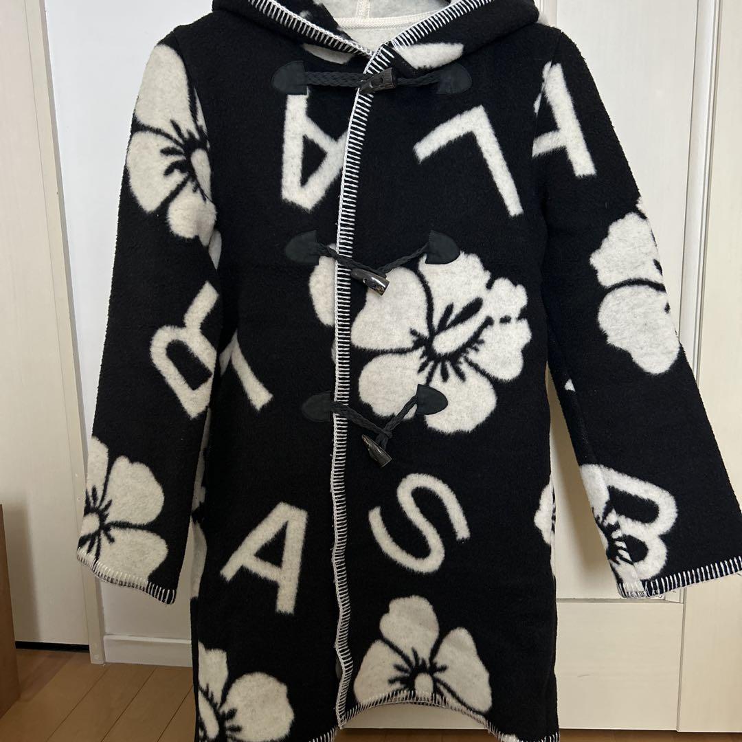 ALBA ROSA Blanket Coat in Black and White, Checkered Pattern, Gal Style.
