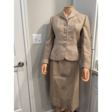 1940s Taupe Wool blended day suit pleated Diamond details skirt suit