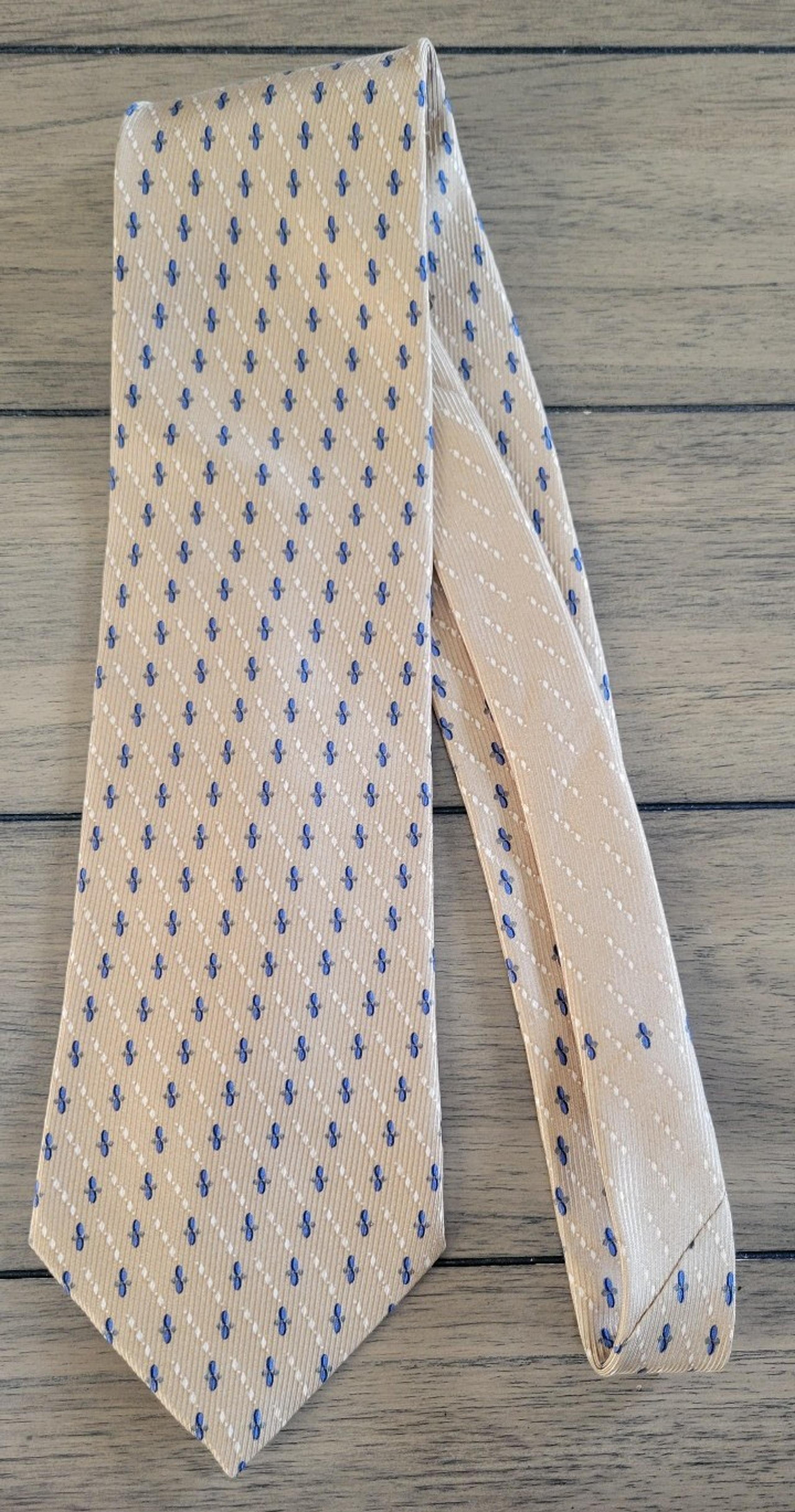 Nautica tie
