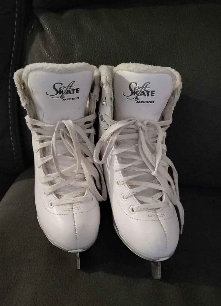 Ice skates size 3