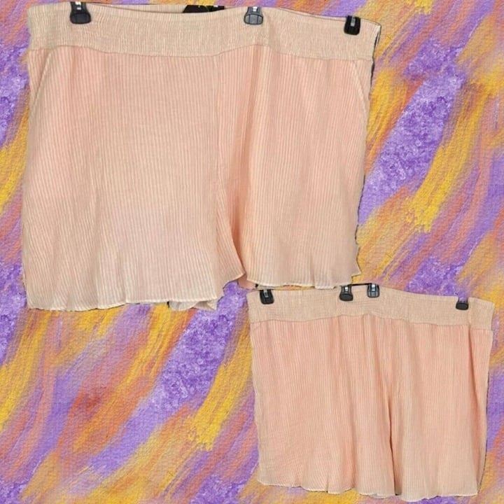 Torrid Plus 6 Peach Coral Lined Shirred Stretch Waistband Pockets Pull-On Short