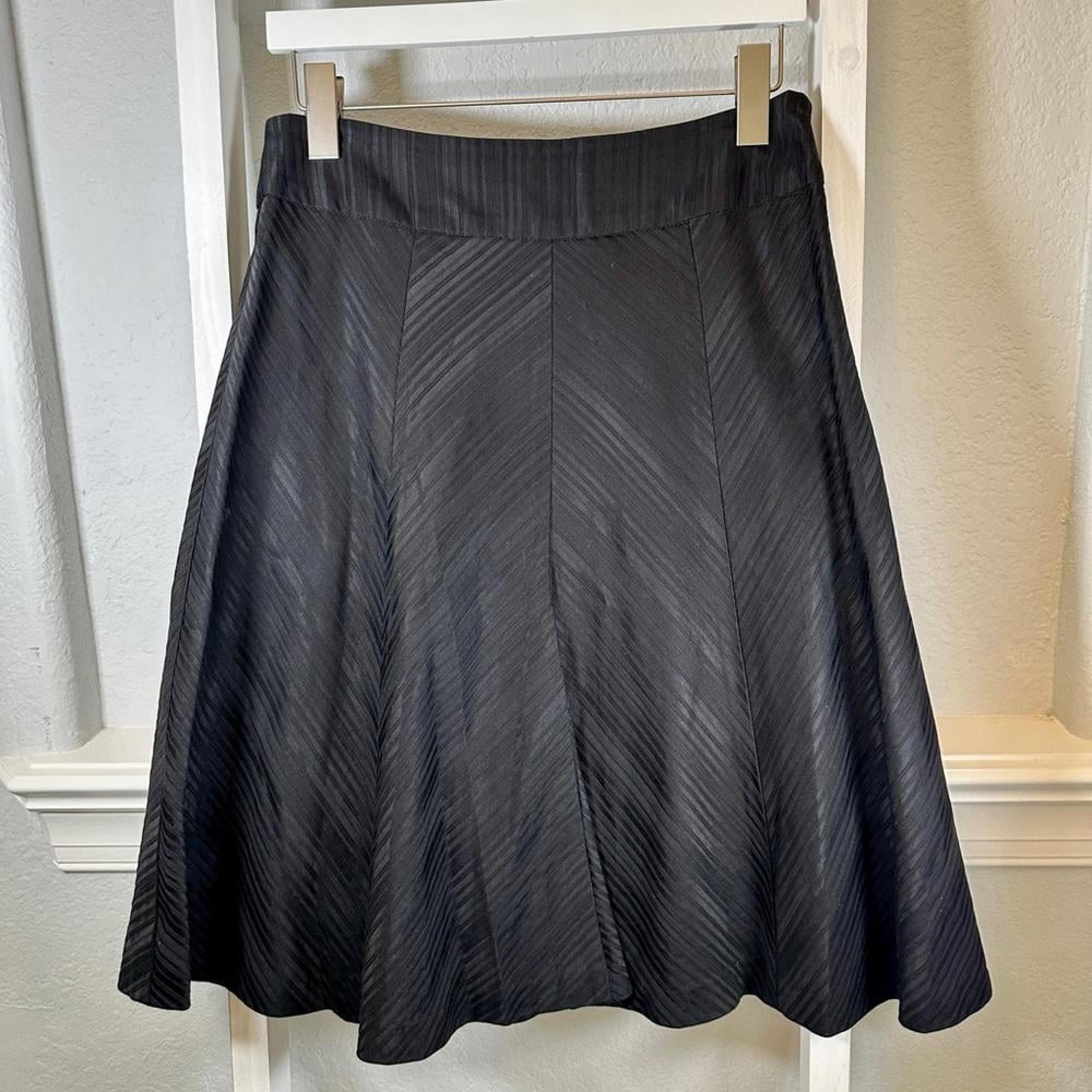 TRINA TURK Black A-Line skirt - Size 4 - PRICE REDUCED!