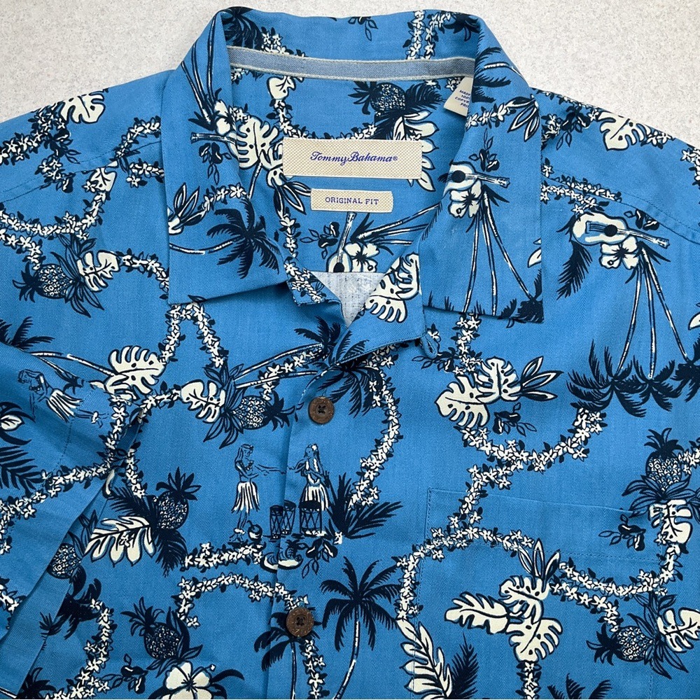 Tommy Bahama 100% Silk Camp Shirt Medium Blue White Hula Girl Guitar NWOT