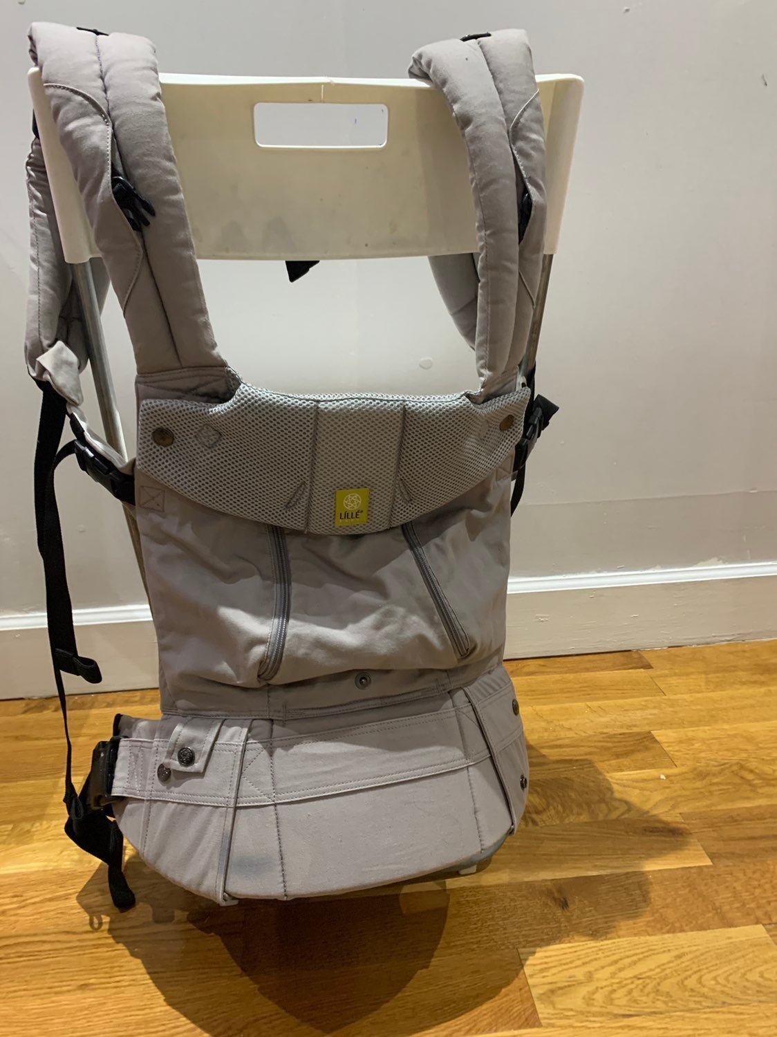Lille complete all seasons ergonomic baby carrier