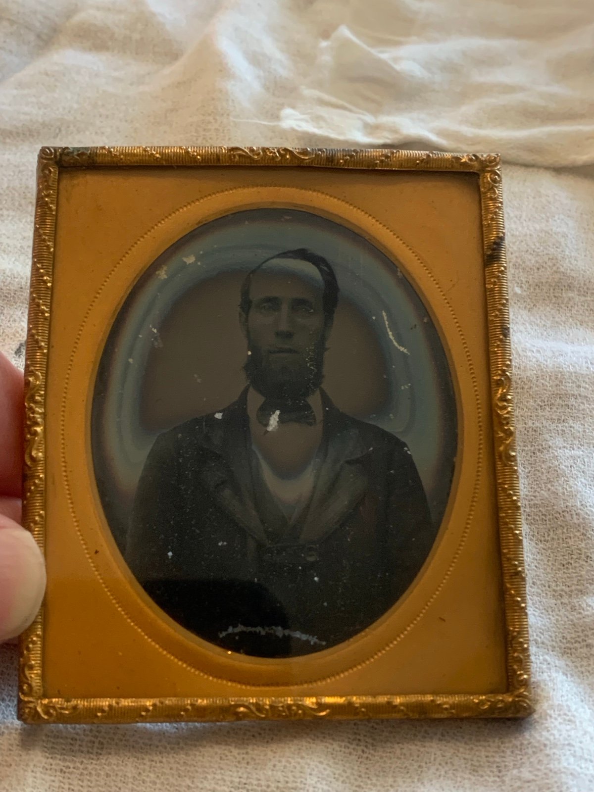 1/6 plate daguerreotype Antique photo—man w/halo effect