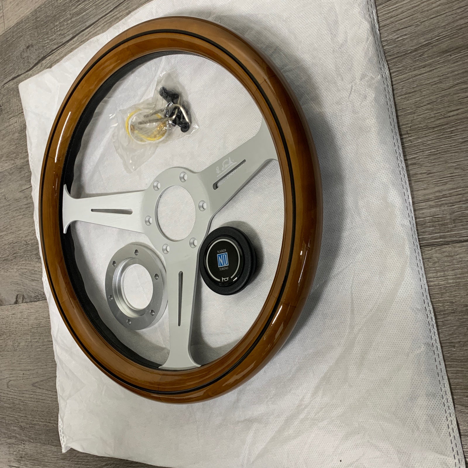 NARDI WOODGRAIN RACING STEERING WHEEL