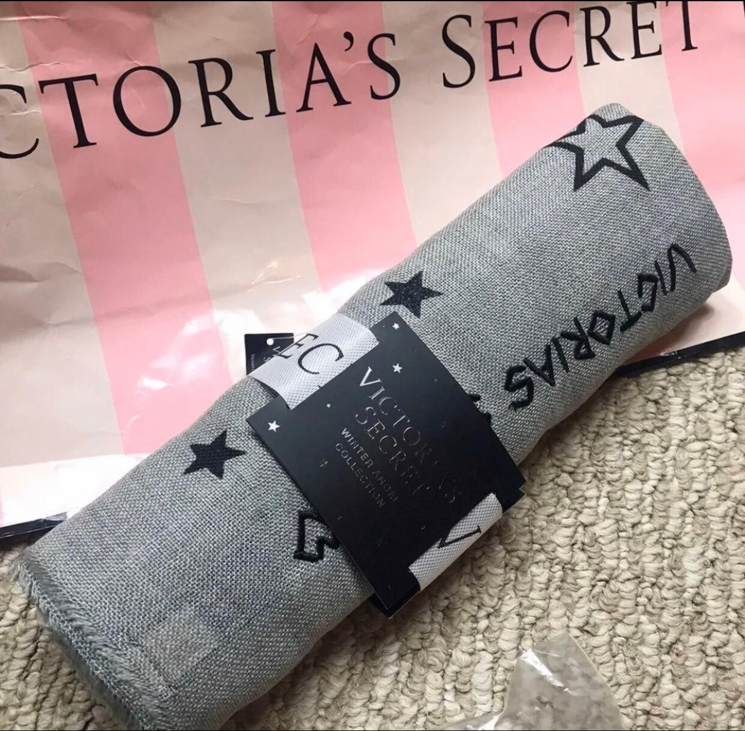 Nwt Victoria secret scarves