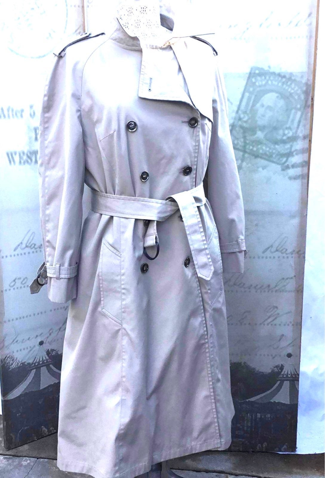 London Fog Beige Woman Trench Coat Doble Brested size 18 regular