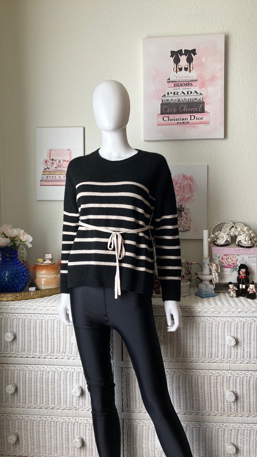 Vince 100% cashmere striped sweater black color with cream stripes Size XS