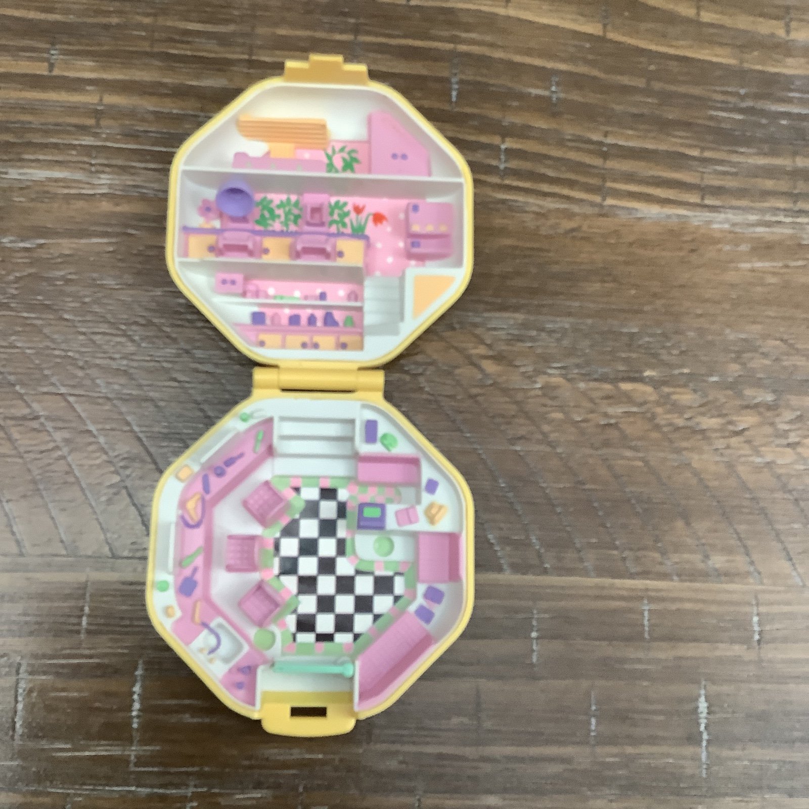 Polly Pocket Compact