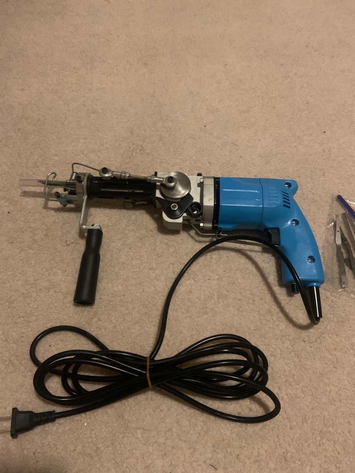 Rug gun