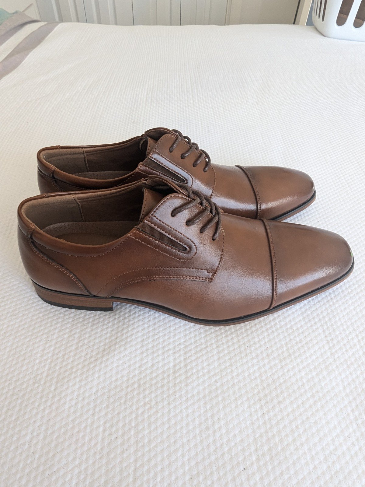 Guess Men's Sulai Cap Toe Oxford Shoes Sz 9.5 Med.