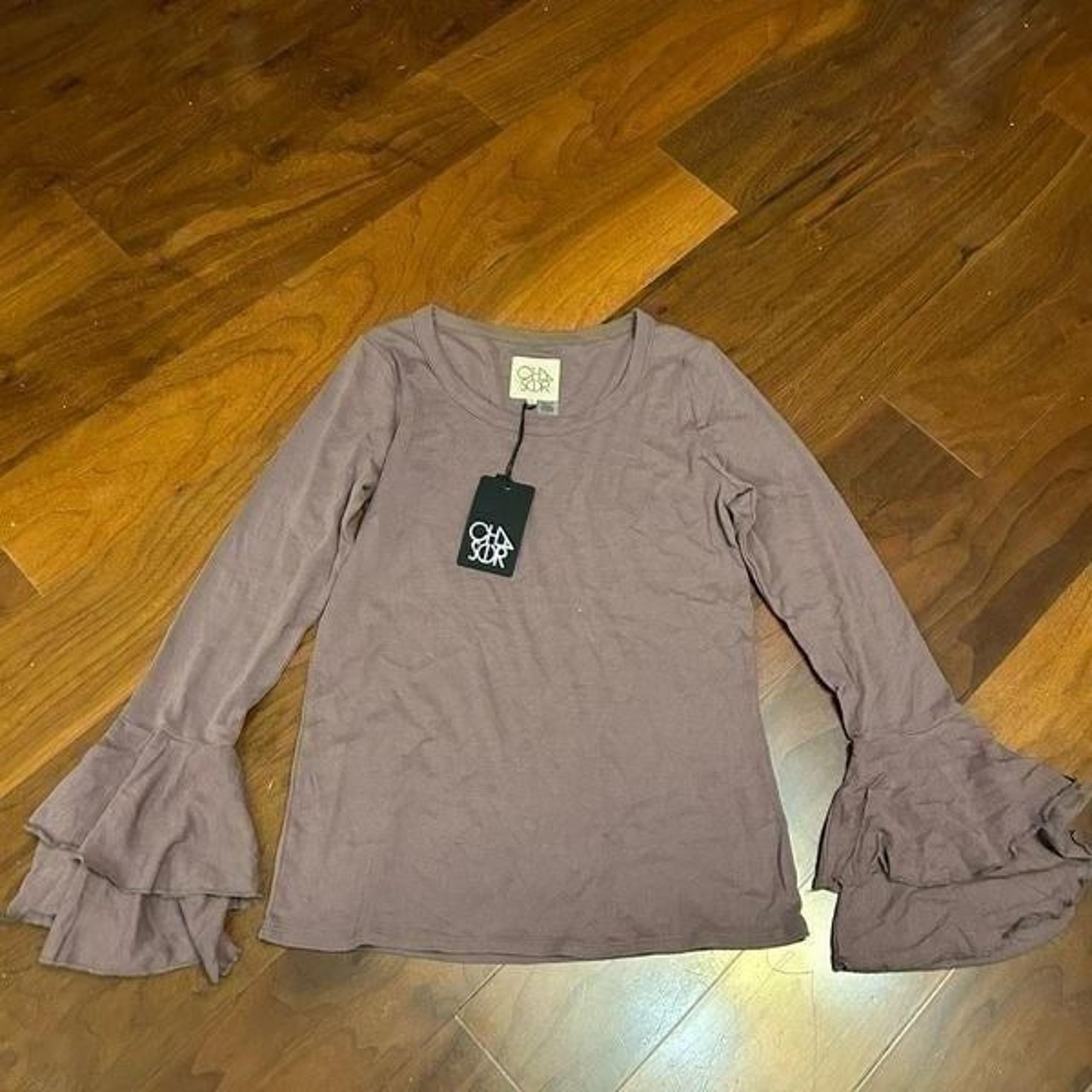 Chaser women’s purple long sleeve ruffled sleeve t-shirt in medium NWT