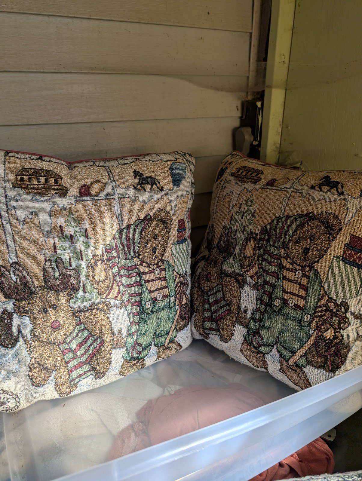 Set of 2 Boyd's Bears throw pillows