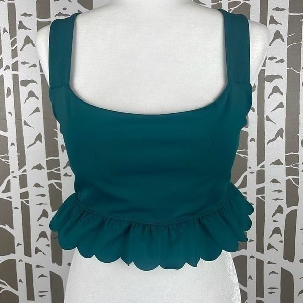 Lilly Pulitzer Luisa Scalloped Ruffle Sports Bra L Hosta Green