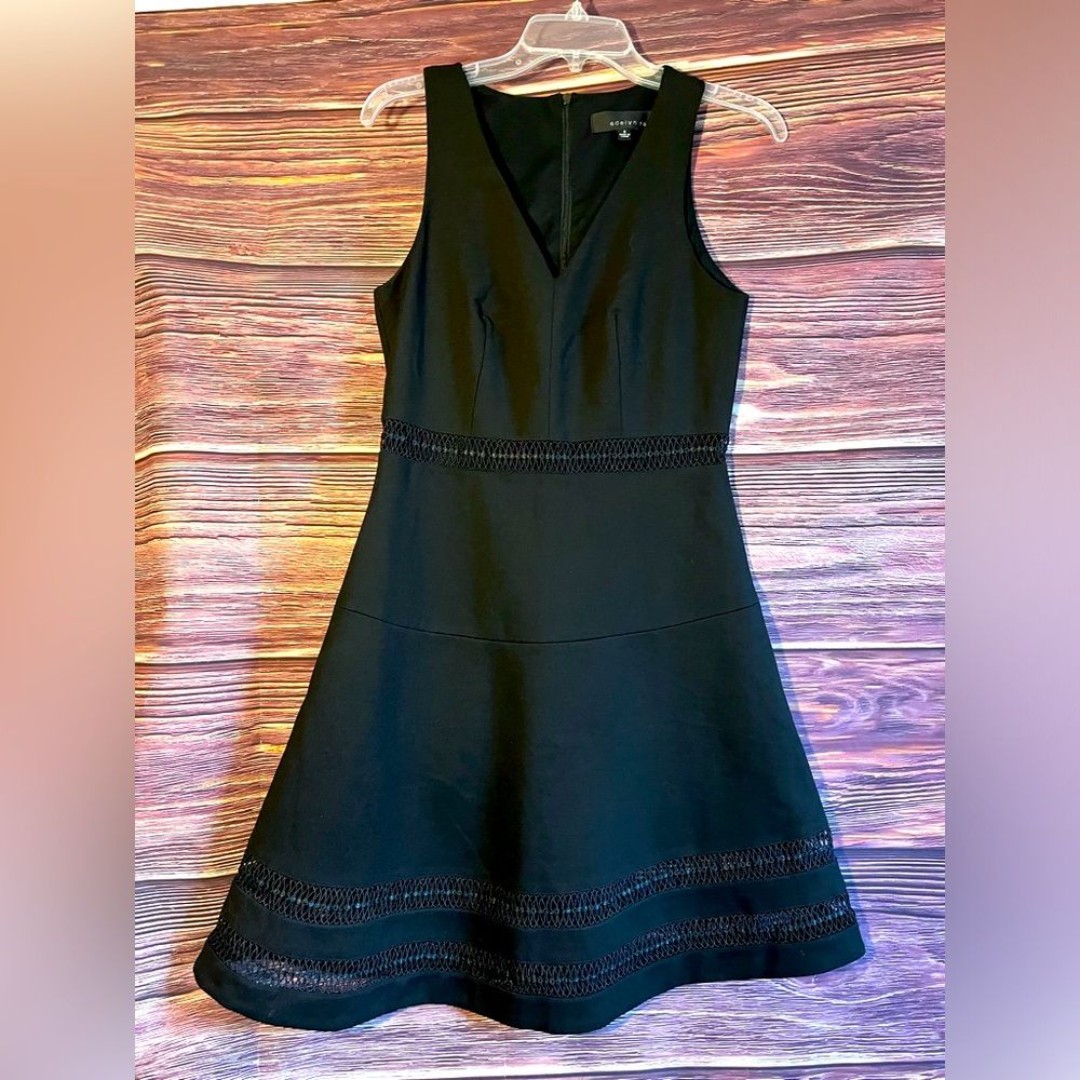Adelyn Rae Black Dress. Size Small. RN: 112282.