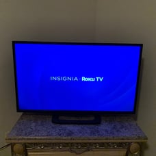 32 inch Insignia Roku tv