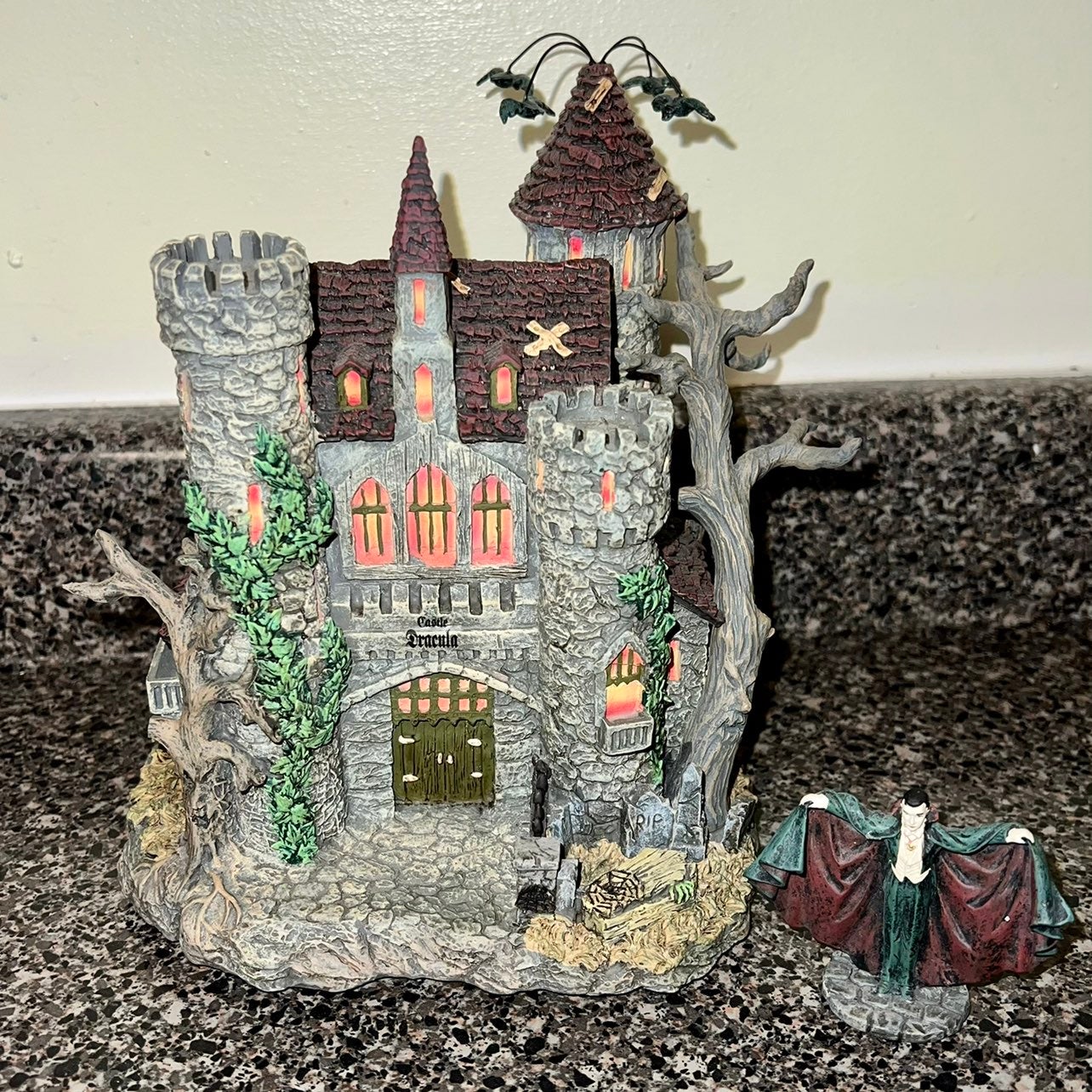 Hawthorne Village Universal Monsters Dracula's Castle with Figure