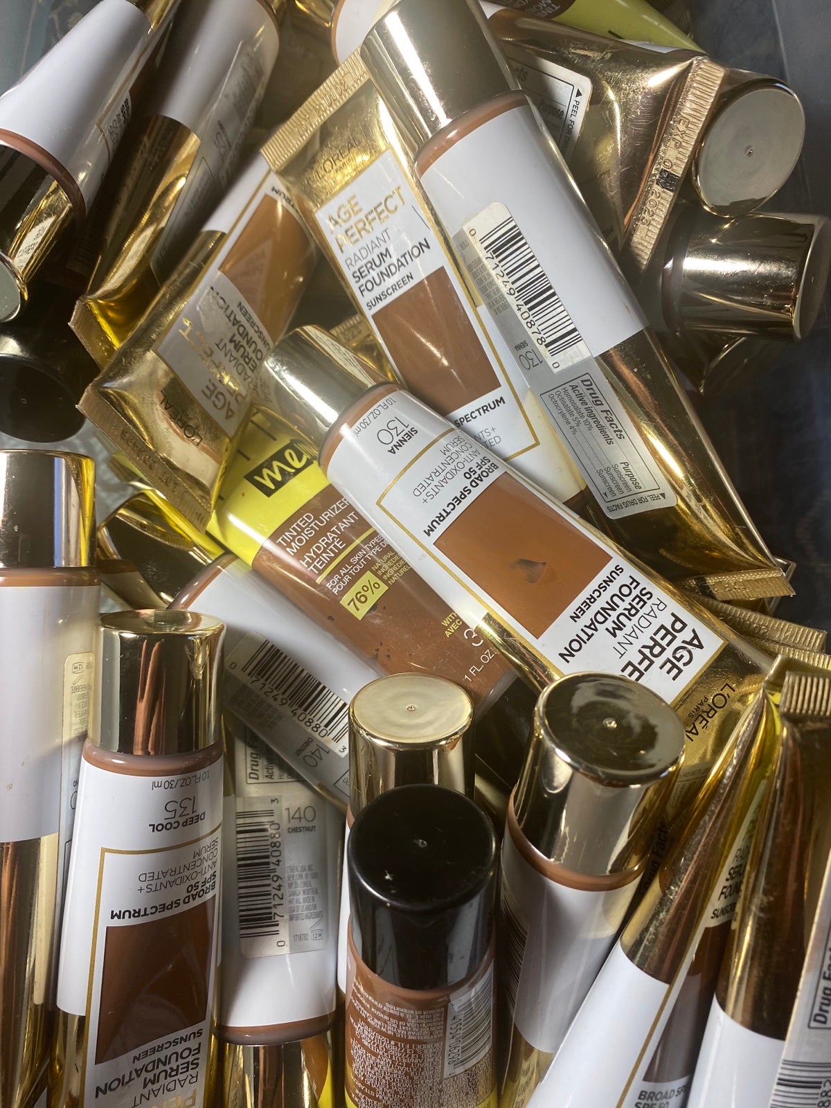 Lot of 40 Loreal Age Perfect Foundation