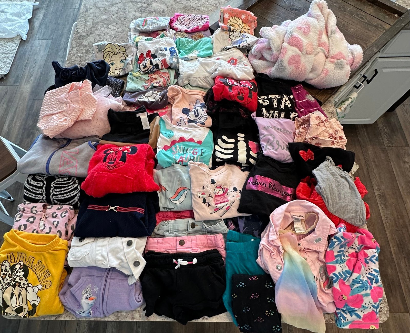 bundle of 3T clothes