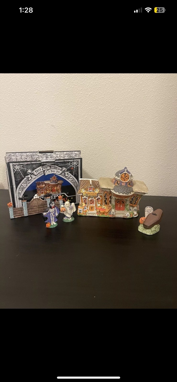 Creepy Hollow Halloween “Funeral Parlor & Flower Shop” 1995 W/ Figures