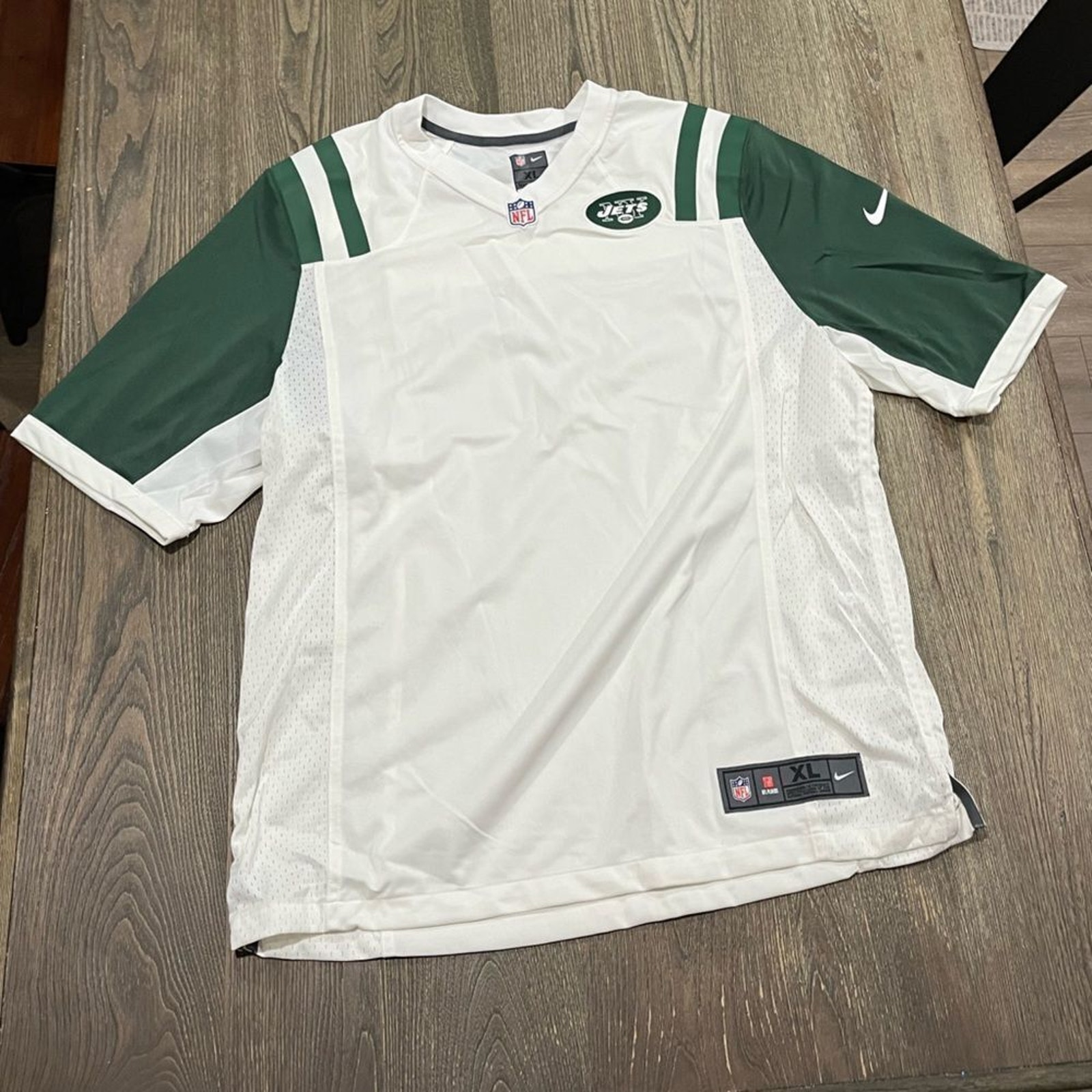 NWOT Nike On-Field New York Jets Jersey Short Sleeve V-Neck White Green XL