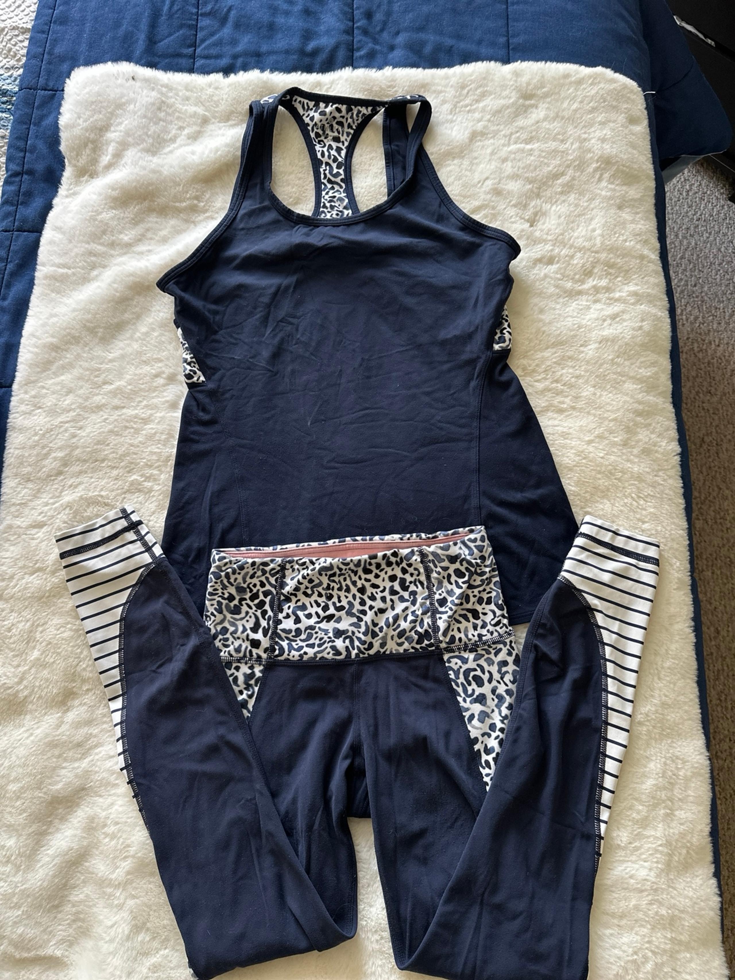 Athleta Leopard Print Stripes Athletic Crop Leggings
White Navy Women's set