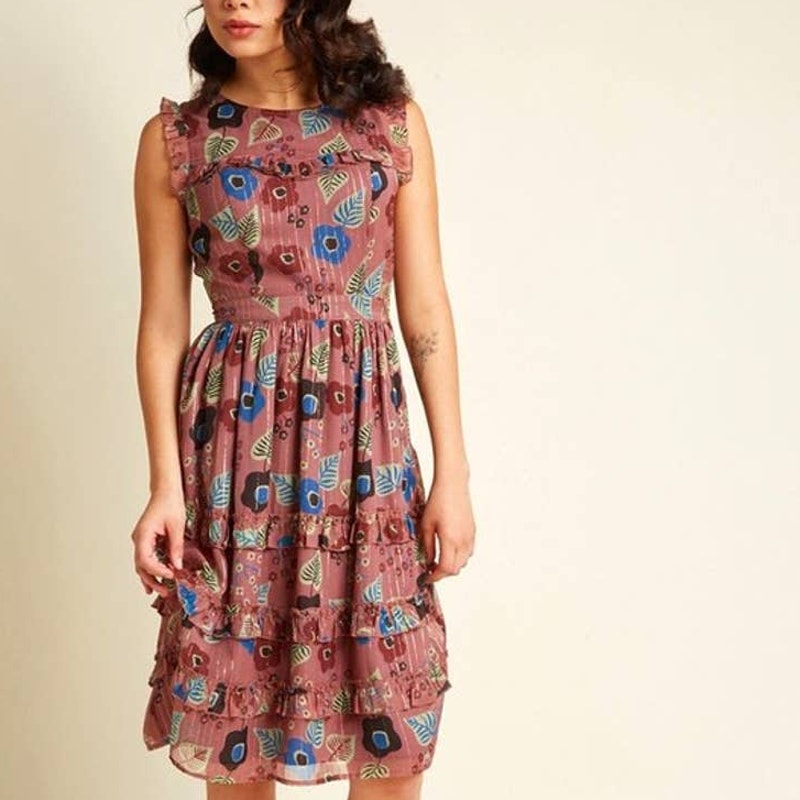 Modcloth Ruffled Floral Midi Dress Womens Small Mauve Purple Metallic Tiered