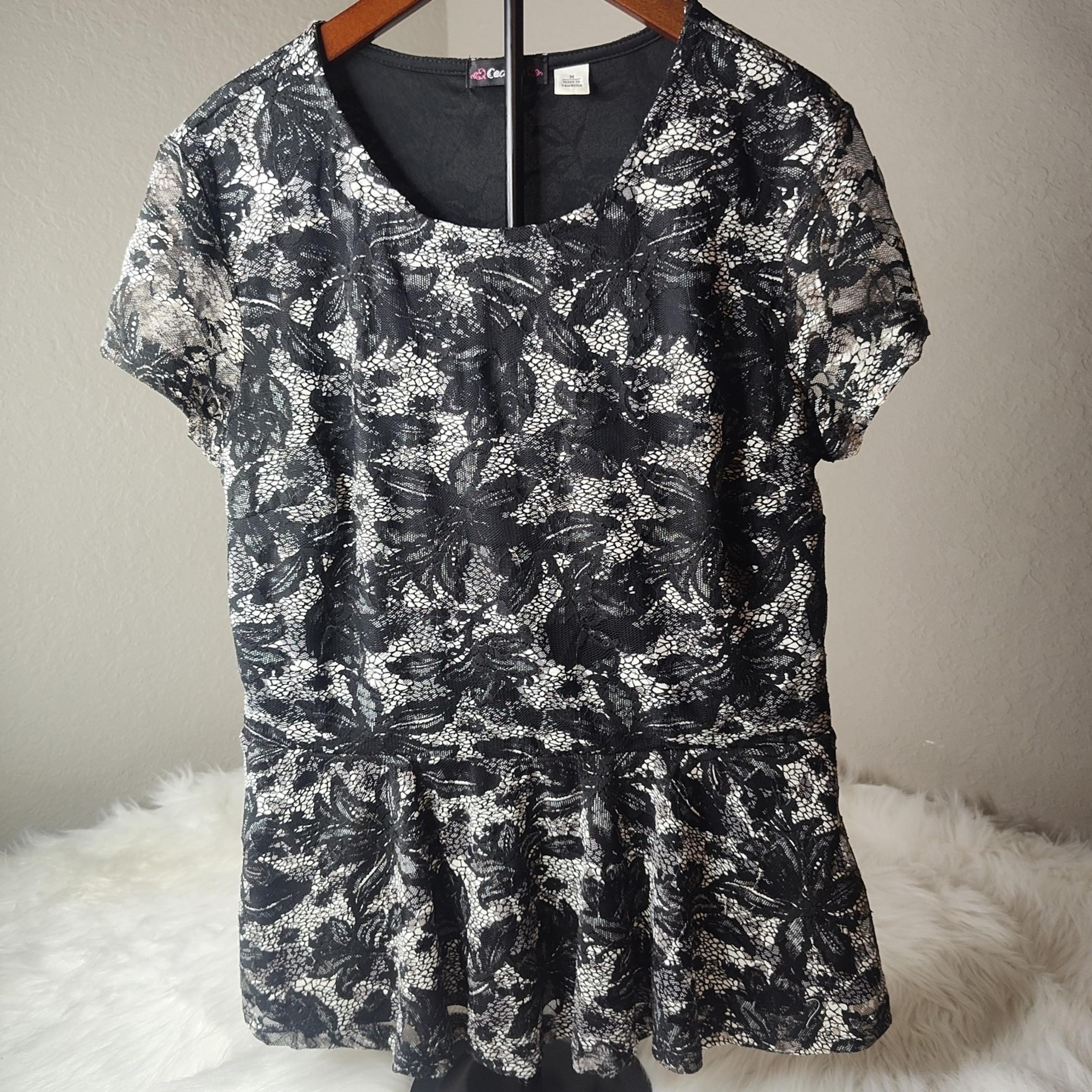 Cocomo Blouse Peplum Womens Med Black Floral Lace Lined Short Sleeve Top Blouse