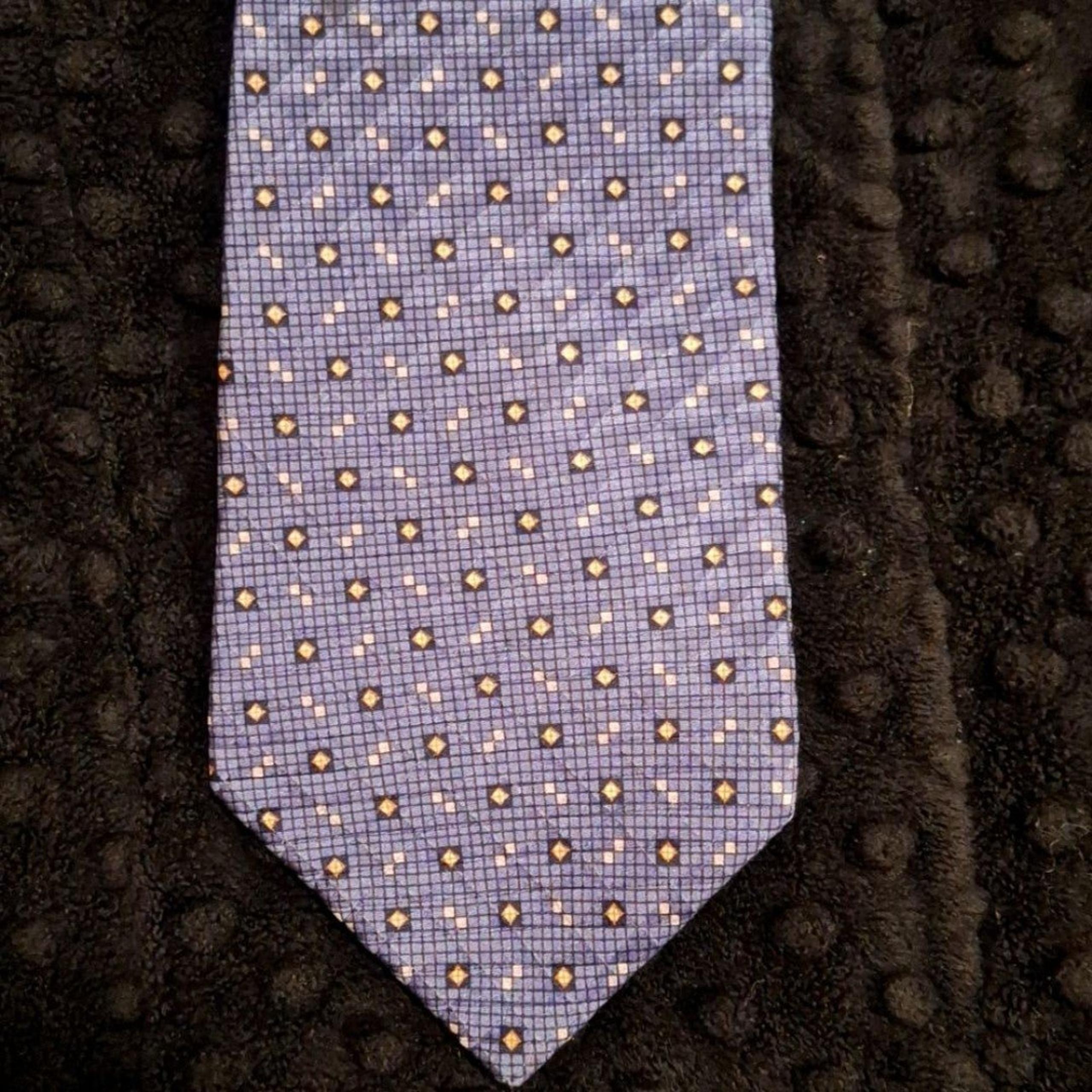 NEO Bill Blass Blue with Silver Small Box Dark Blue Squares