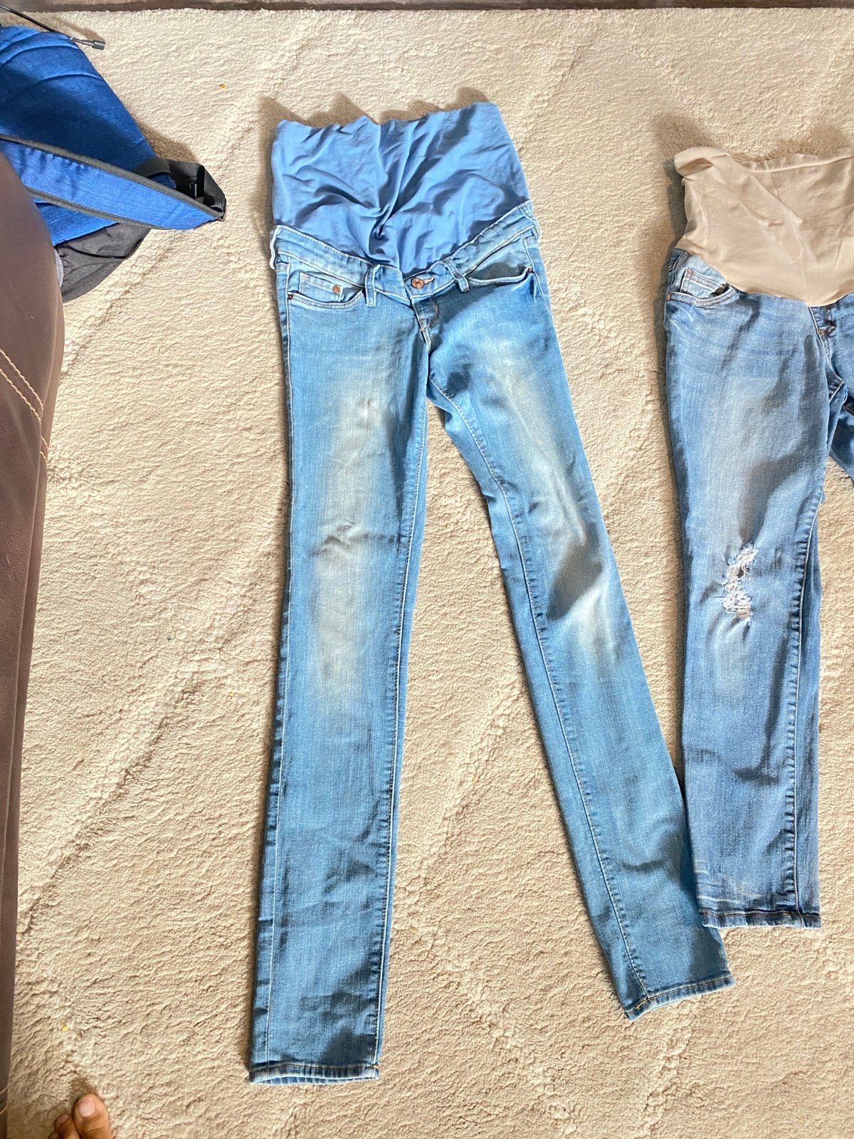 Maternity jeans lot- size small