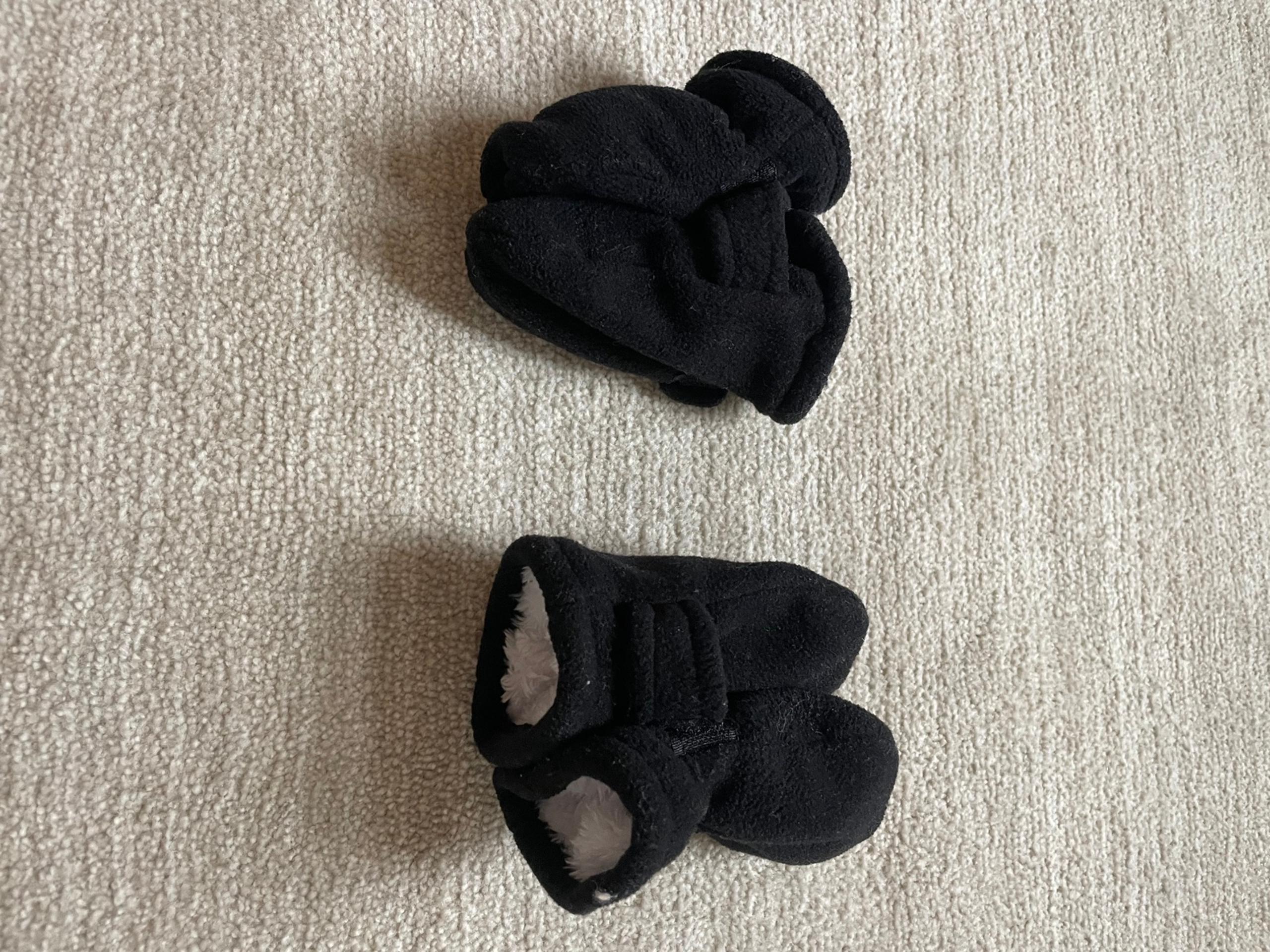 Fleece toddler mitts no thumbs. 2 pairs.