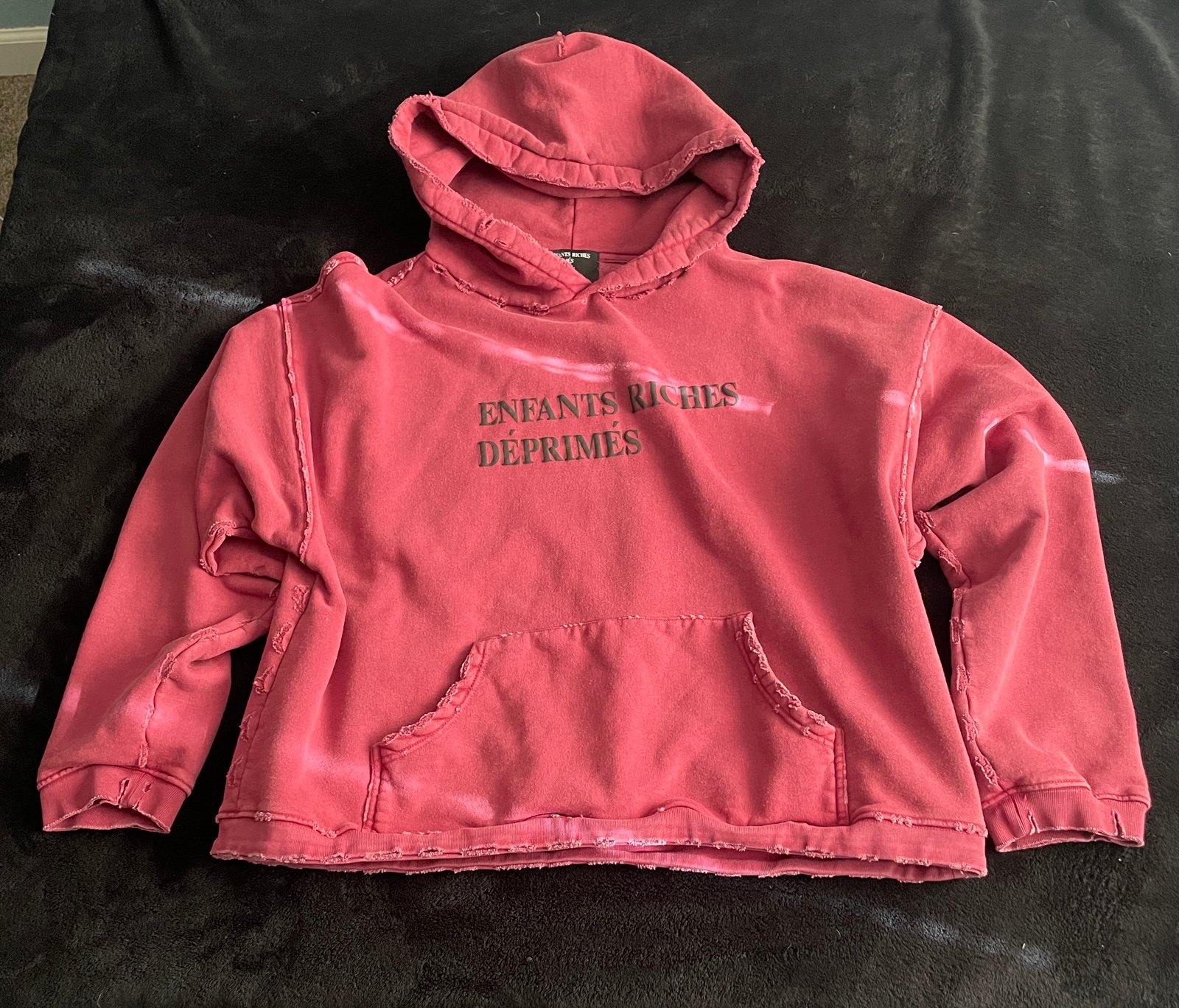 red/burgundy oversized enfants riches déprimés