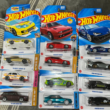 Hot Wheels lot of 12