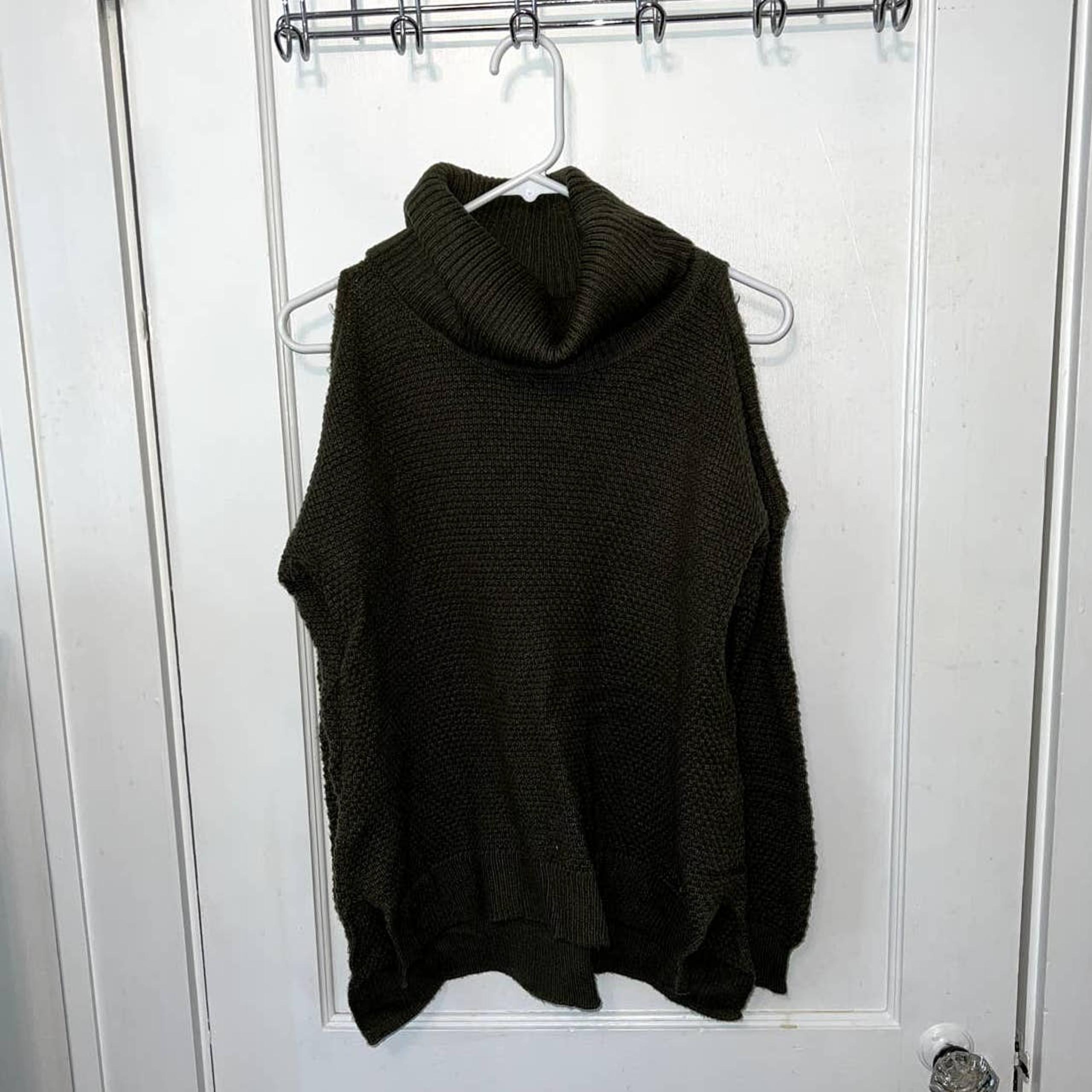 Hollister cowl neck knit cold shoulder sweater size M
