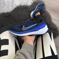 Nike Air Wimflo 9 (6 in men's /fit 7.5 in women's )