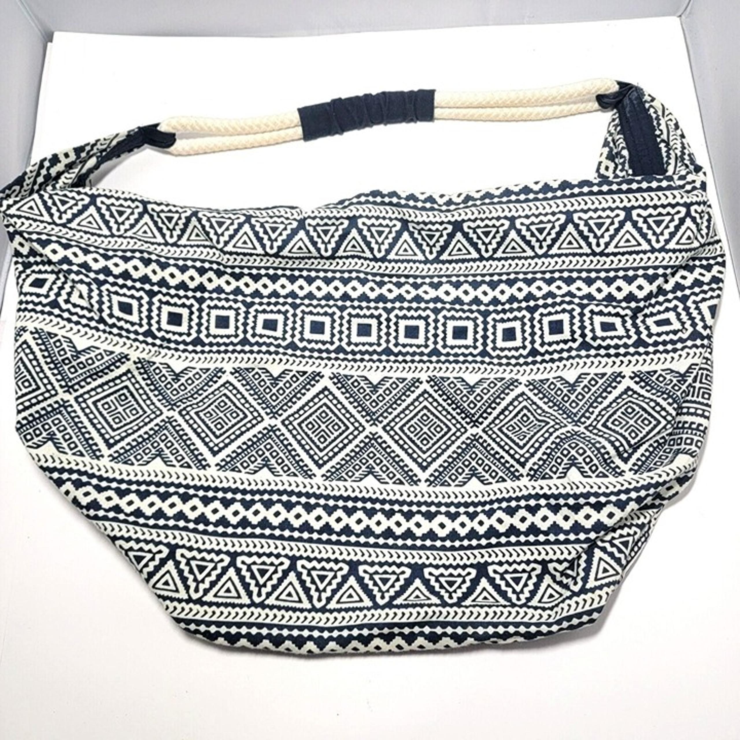 American Eagle Outfitters Blue White Extra Large Hobo Bag Purse Rope Strap Zip