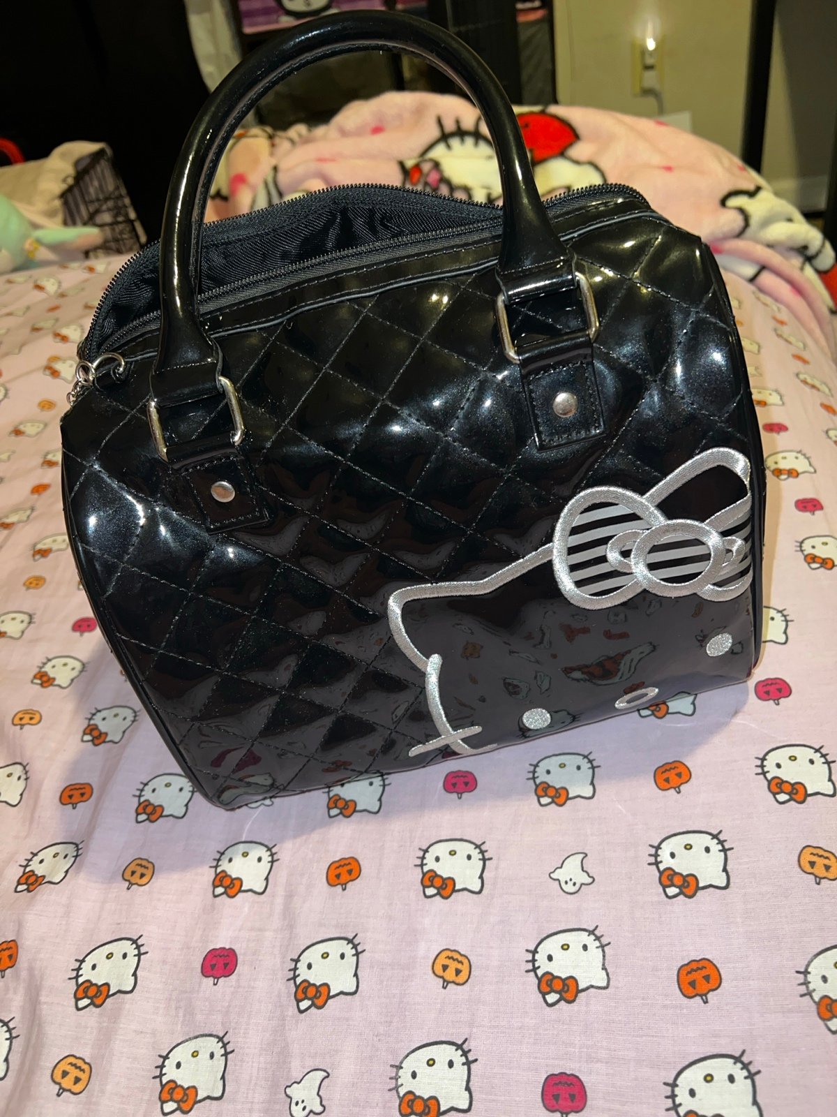 Hello kitty purse