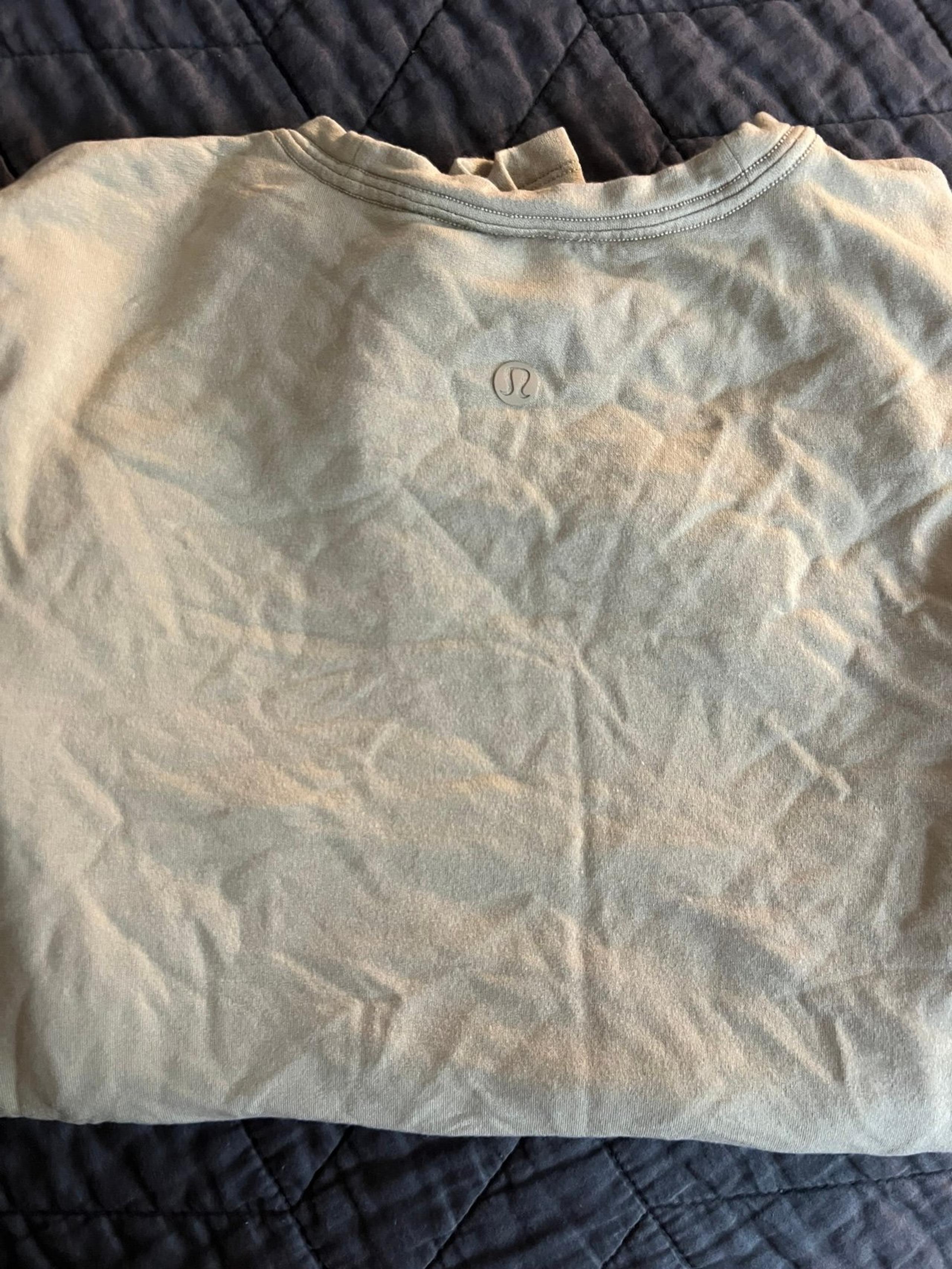 luluemon long sleeve shirt
