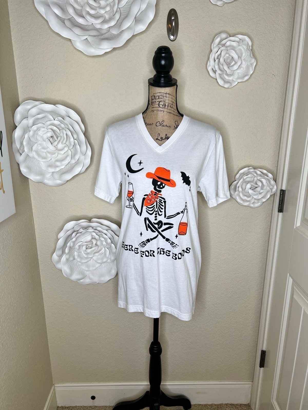 Oliver & Otis Cowgirl Skeleton “Here for the boos” White T Shirt Size Medium
