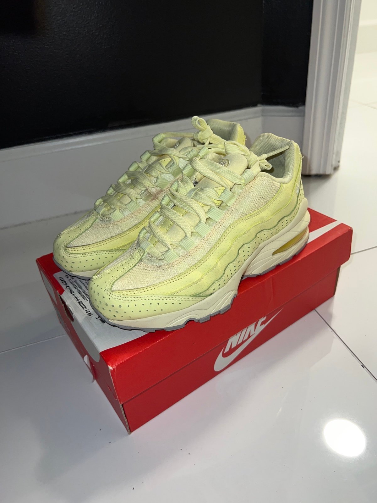 Nike Air Max 95 SE size 3.5Y