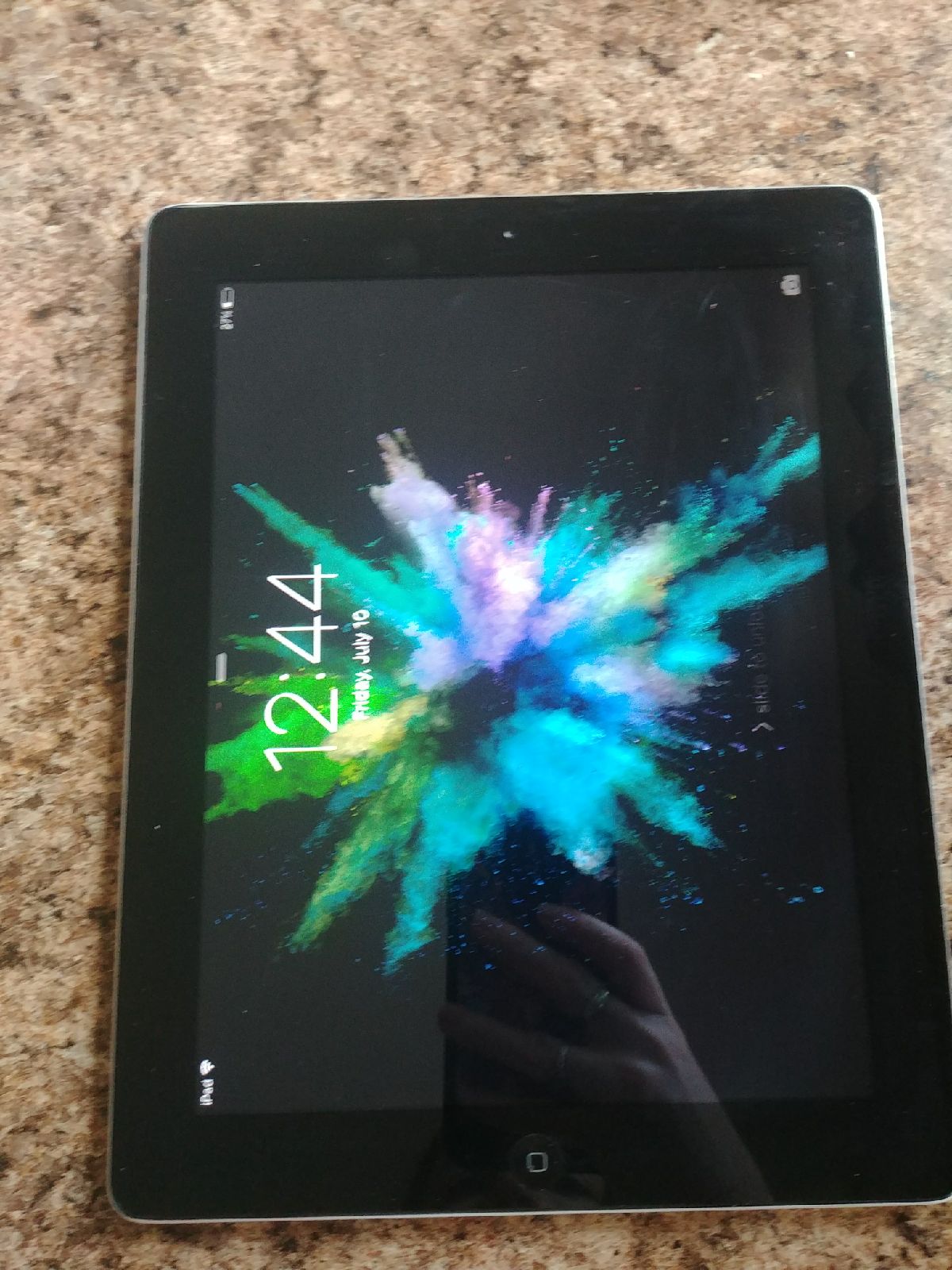 Silver Apple iPad (works)