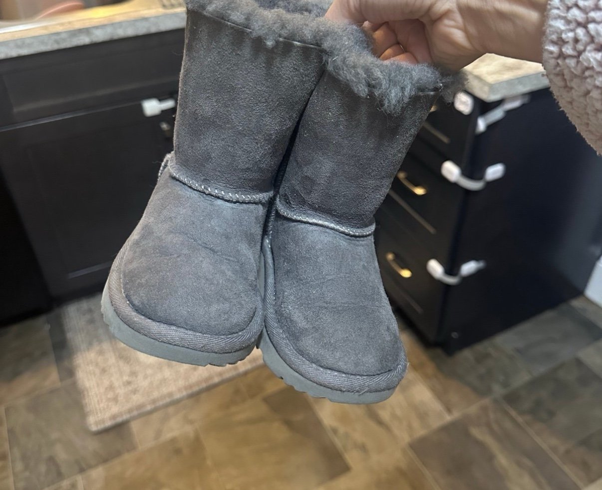 Toddler Bailey bow uggs