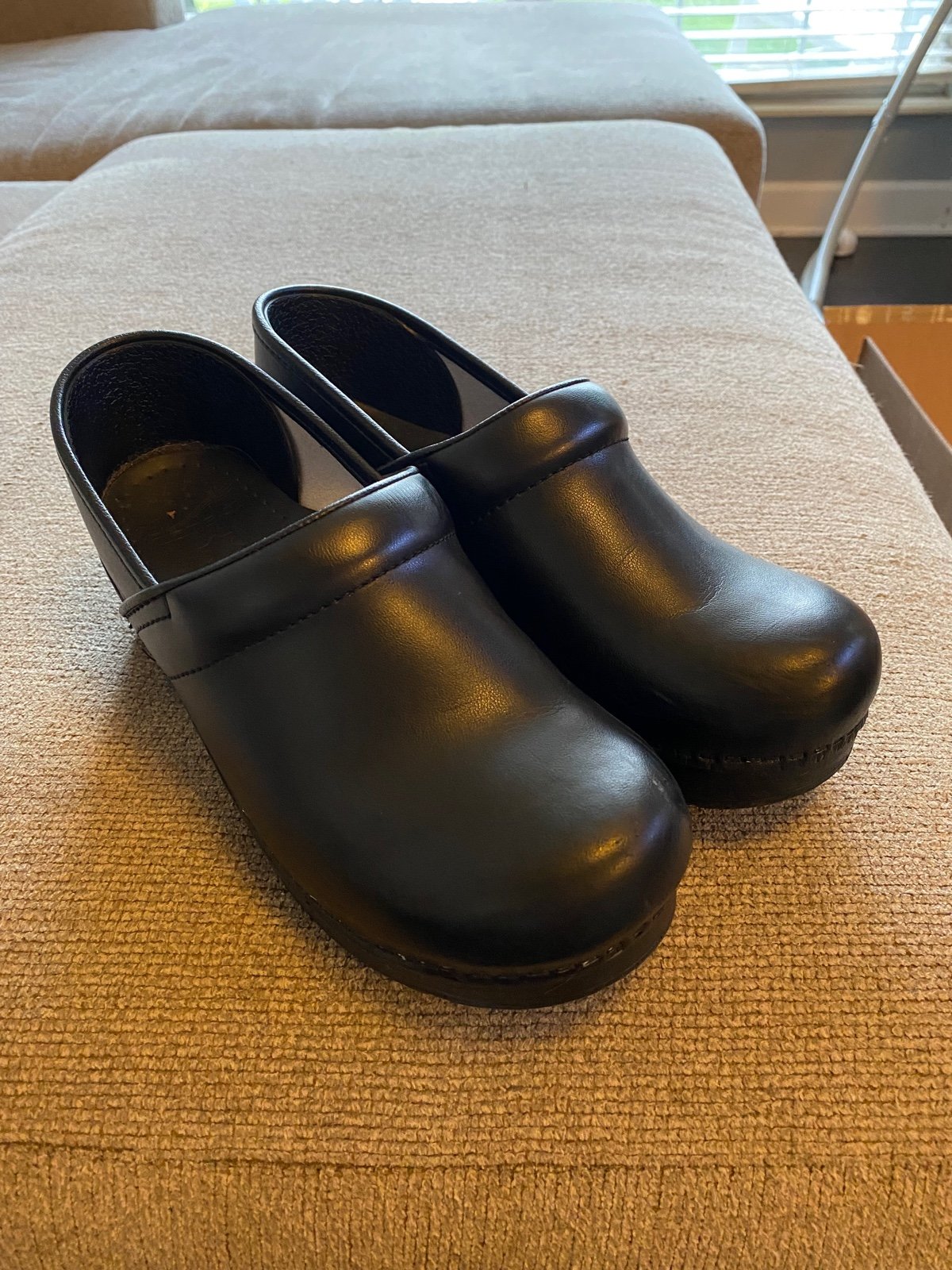 Dansko 38 clogs Black