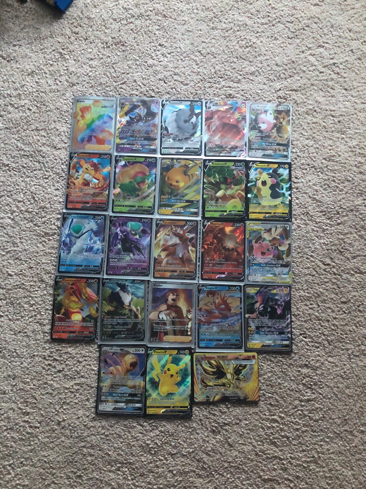 A lot of good condition powerful Pokémon cards
