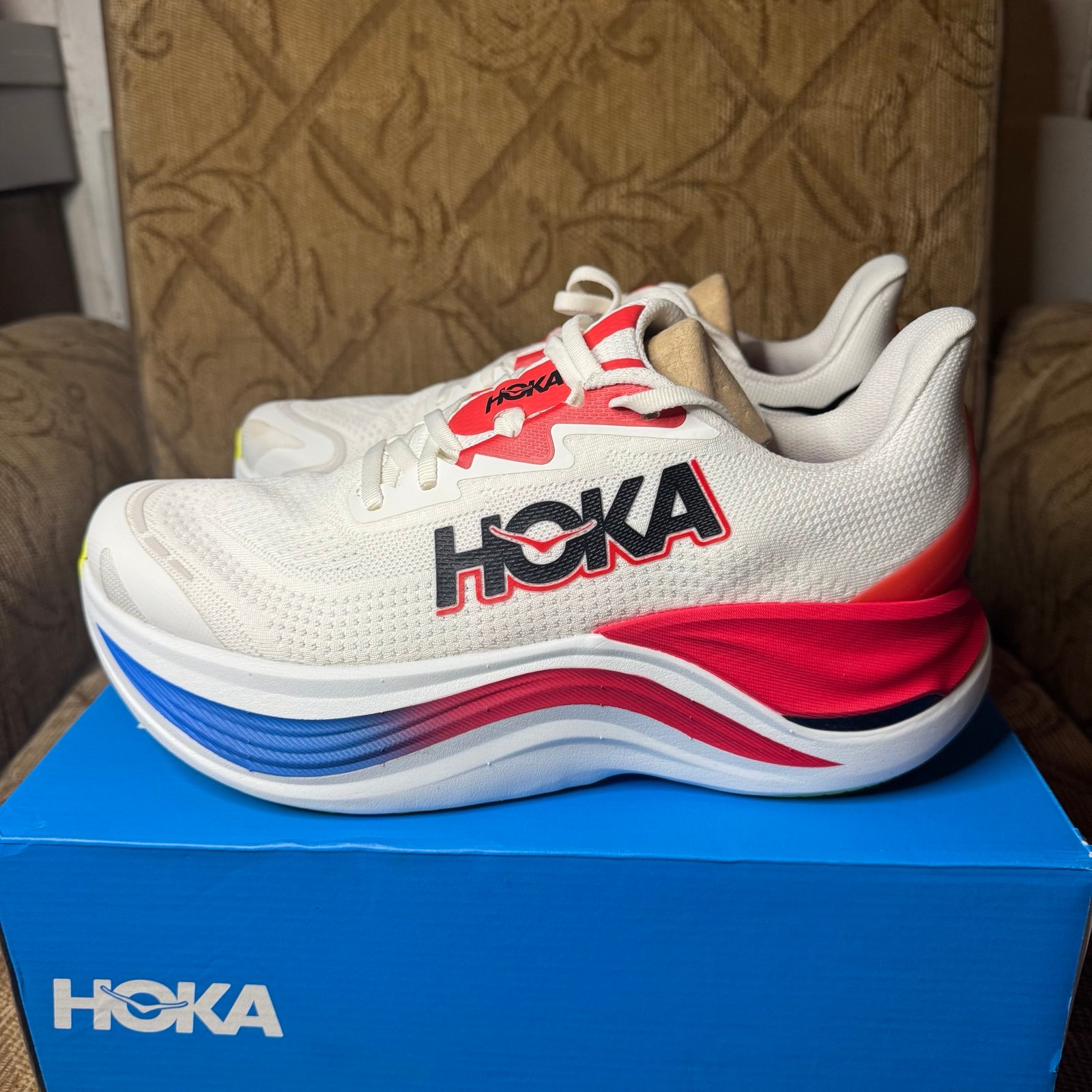 Hoka One One Skyward X Mens Size 9.5 D Running Shoes Red White EUC!