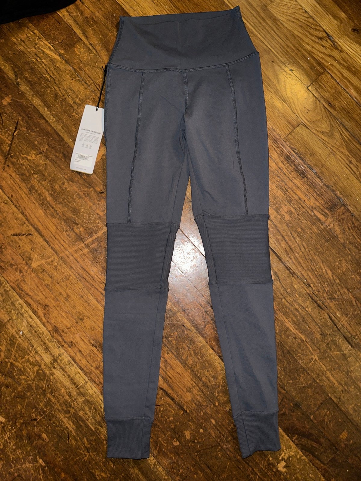 Alo Yoga Avenue Legging