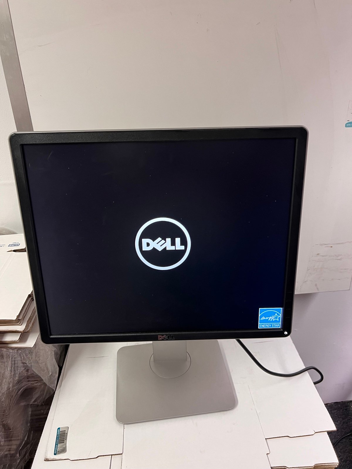 Dell P1914Sf 19 Monitor 1280x1024 DisplayPort WITH STAND No Power