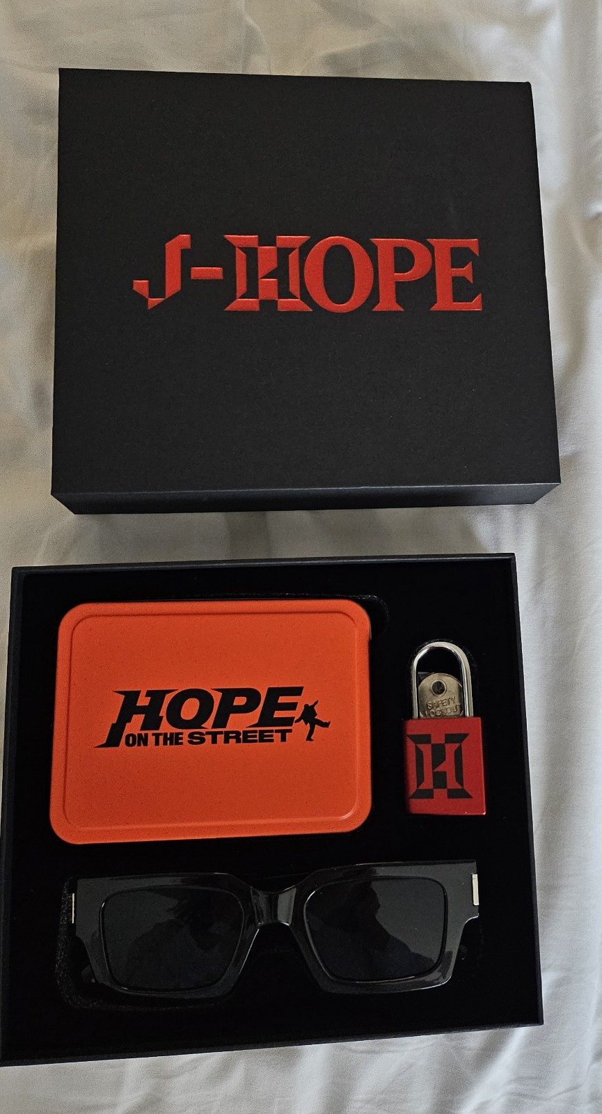 BTS J-HOPE ON THE STAGE VIPギフトBOX US限定 J-Hope Hope On The Stage VIP Gift Box BTS J-hope Hope On The
