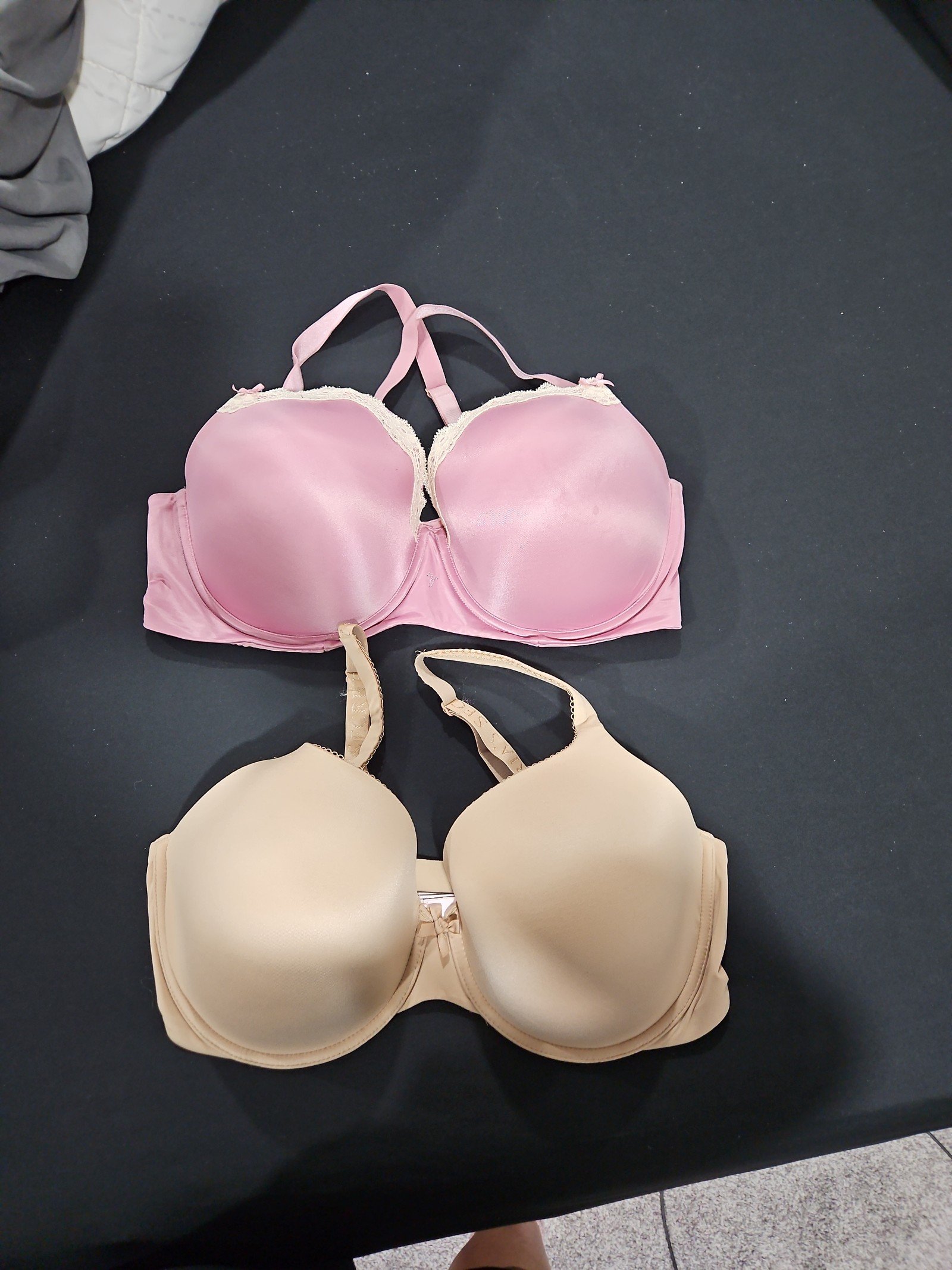 3 Victoria's secret bras